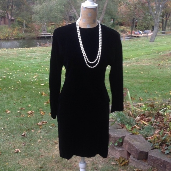 TALBOTS l LBD Velvet Crew Neck Back Zipper D2 - Picture 2 of 4